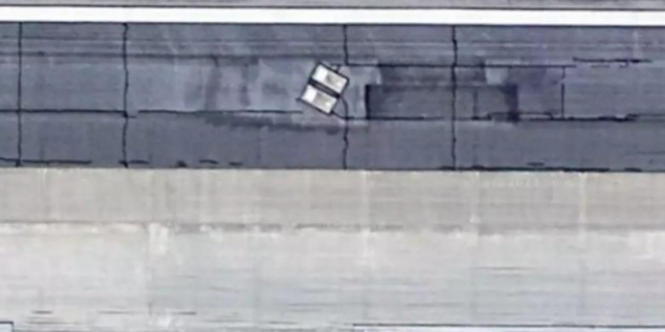 Google Maps tregon dy persona të varrosur nën pistën e një aeroporti në SHBA – arsyeja është e çuditshme