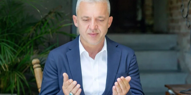 E rëndë: Një grua kërkon nga Halil Kastrati që t”ia marr organet vetëm të ia shpëtoj fëmijët