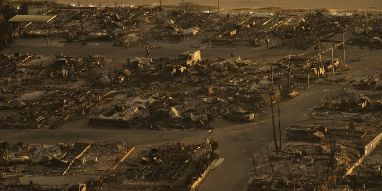 Shefi i policisë në Los Anxhelos thotë se ende ka persona të zhdukur nga zjarret