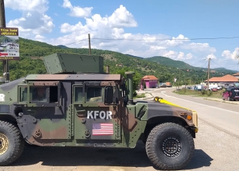 KFOR: Situata në Kosovë është e qetë por e brishtë, bashkë me Policinë po patrullojmë në veri