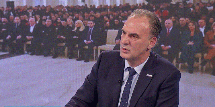 Limaj flet për veriun: Na duhet një kryeministër që krijon paqe, jo kërcënime dhe frika imagjinare