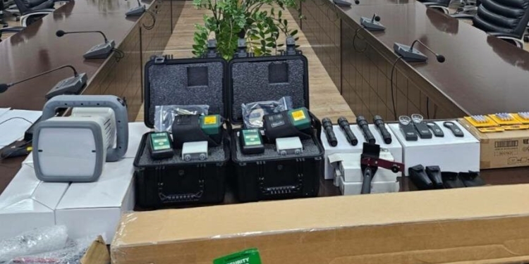 Ambasada Britanike i dhuron pajisje mijëra euroshe Policisë së Kosovës