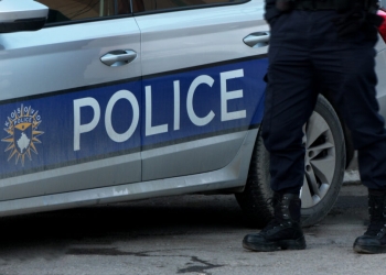 Tre nxënës sulmohen nga qeni në shkollën e fshatit Shirokë të Suharekës
