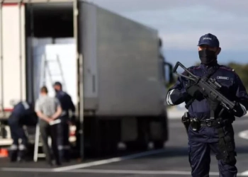 Shqiptari përballet me ‘‘diskriminim e racizëm’’ nga policia sllovene në doganën me Kroacinë