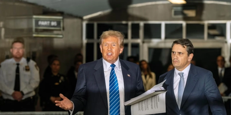 Trump shpallet fajtor për 34 krime, presidenti i SHBA-së shmang burgun