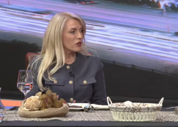 Vajza e mbështet Xhevahire Izmakun, por edhe e kritikon – Rrëfehet kandidatja për deputete