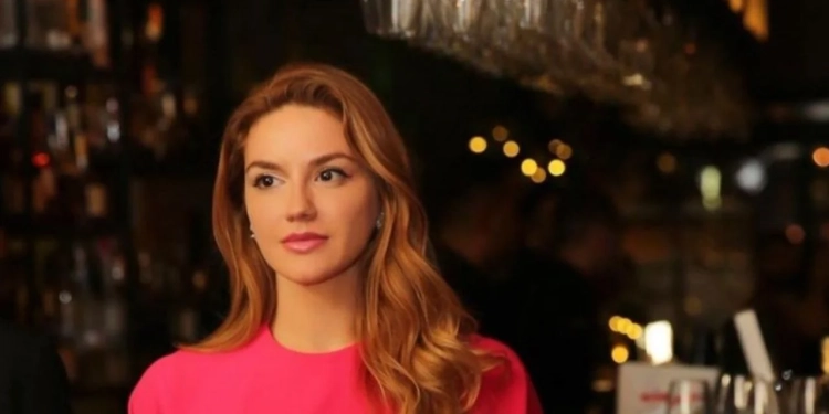 Arrest shtëpie për bashkëshorten e Veliajt, detyrim paraqitje për pesë biznesmenë – zbulohen emrat