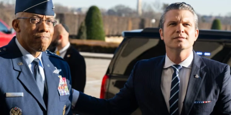 Promovoi diversitetin në radhët e ushtrisë, si e shkarkoi presidenti amerikan Gjeneralin CQ Brown