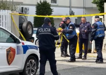 Vrasje me armë zjarri në Lezhë, 25-vjeçari gjendet i vdekur brenda automjetit