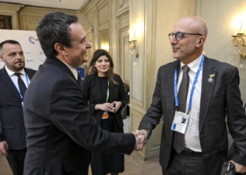 Kurti takohet me ish-kongresistin amerikan në Munih, krenohet me grantet që i ka dhënë ministria e Pecit