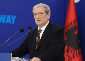 Sali Berisha uron fituesin e zgjedhjeve, thotë se votimi në Kosovë është “model frymëzimi”