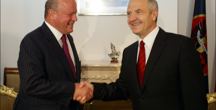 Gazetat amerikane publikojnë fotografi të Frank Wisner me Nënë Terezën dhe Fatmir Sejdiun