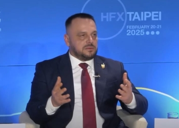 Maqedonci krahason Kosovën me Francën, në aspektin ushtarak