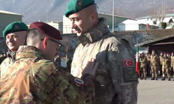 KFOR-i nderon ushtarët turq për ‘‘kontributin e tyre të rëndësishëm’’ për një mjedis të sigurt