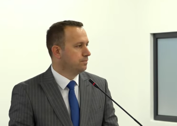 Elezi: Të gjitha qendrat e votimit janë hapur me kohë