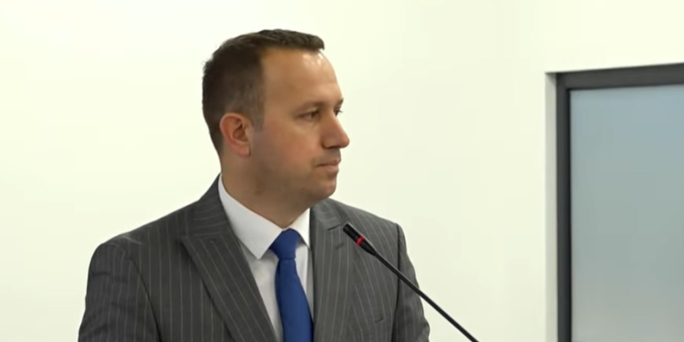 Elezi: Të gjitha qendrat e votimit janë hapur me kohë