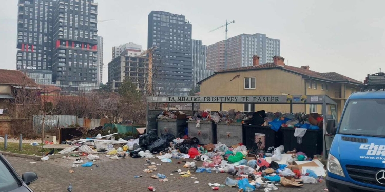 Prishtina plot bërllok, vazhdon përplasja ndërmjet Komunës së Prishtinës dhe KRM “Pastrimi”