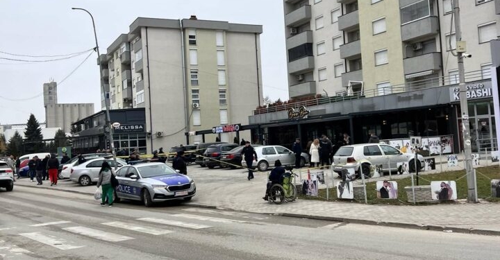 Policia jep detaje nga vrasja në Skënderaj, viktima u qëllua me armë zjarri brenda lokalit