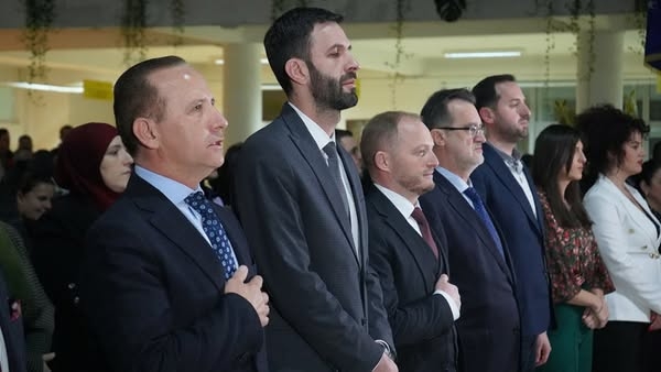 Selim Pacolli merr mbështetje në Fushë Kosovë