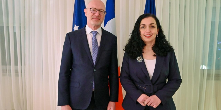 Presidentja Osmani takon ambasadorin francez, flasin për çështjet e sigurisë dhe zhvillimet politike