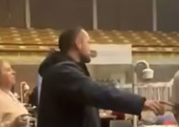 Tentoi t’ia anulojë LDK’së një votë të vlefshme, ky është këshilltari i Arben Vitisë dhe aktivisti i VV’së që shkaktoi incidentin në QNR