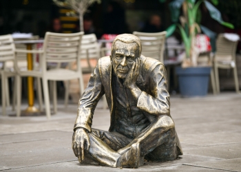 Osmani ngushëllon familjen për ndarjen nga jeta të Faik Rexhepit