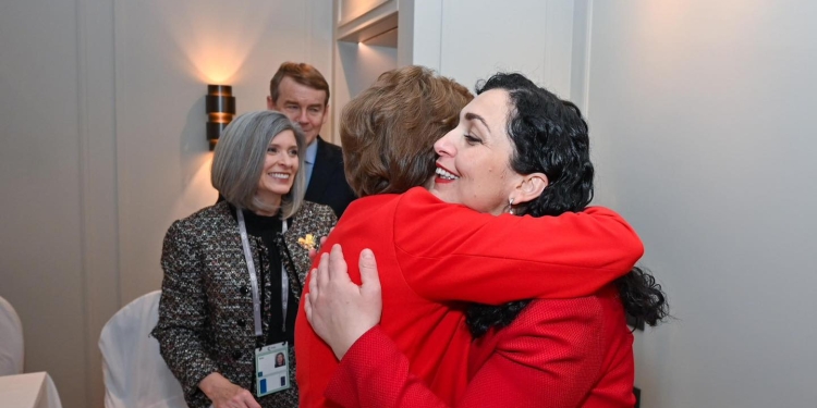 Presidentja takon delegacion senatorësh amerikanë në Mynih: Kosova mbetet e përkushtuar në thellimin e kësaj aleance