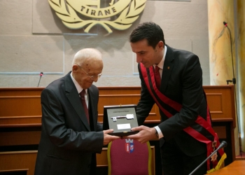 Erion Veliaj uron Pavarësinë e Kosovës nga burgu