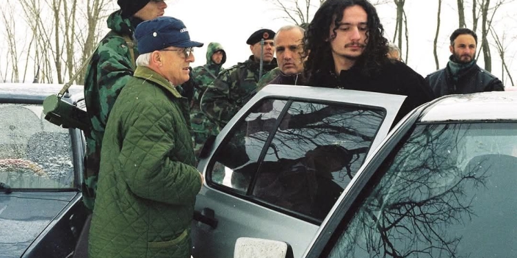 Publikohet një fotografi e rrallë e Albin Kurtit bashkë me Adem Demaçin