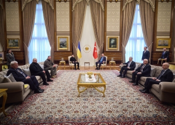 Volodymyr Zelensky shtyn udhëtimin për në Arabinë Saudite, lajmin e jep nga Turqia