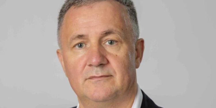 Profesori i Mjekësisë po përballet me një sëmundje të rëndë, kërkohet ndihmë për shërim jashtë Kosovës