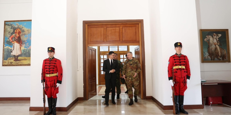 Vengu pas takimit me Barduanin: KFOR-i, mburojë për stabilitetin e sovranitetin e Kosovës