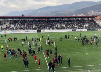 Arrestohen tre persona pas përleshjes mes tifozëve që përfundoi me dy të lënduar