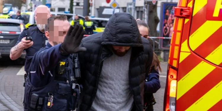 BILD: Plagoset babai i të akuzuarit për vrasjen e boksierit nga Kosova, është në gjendje të rëndë