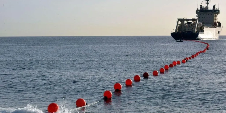 Meta zbulon planin për ndërtimin e kabllos më të gjatë nënujore në botë