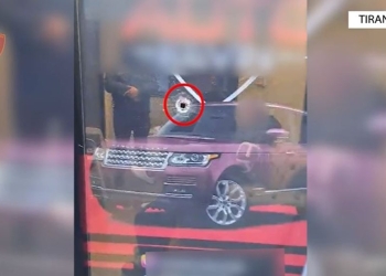 Sulmohet me armë zjarri patrulla e Policisë në Tiranë