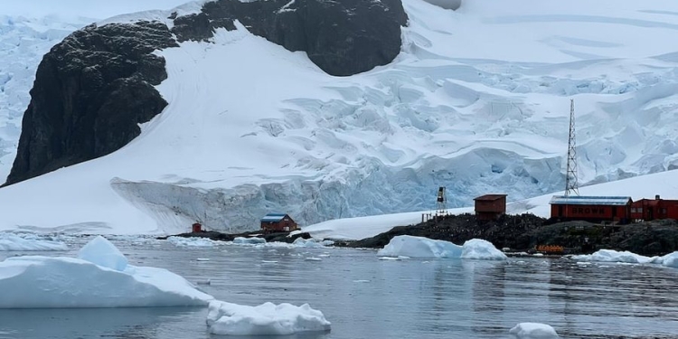 Vendi më i ftohtë në botë kërkon punëtorë, rroga minimale 35 mijë euro në vit