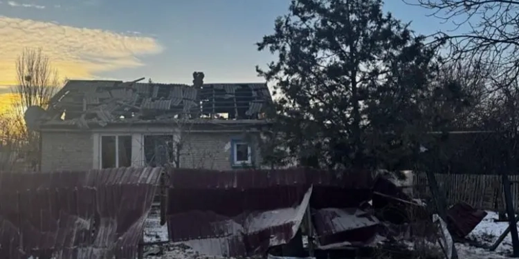 12 të vrarë në sulmet në Ukrainë ndërsa Shtëpia e Bardhë i kërkon Zelenskyt të arrijë marrëveshje për mineralet