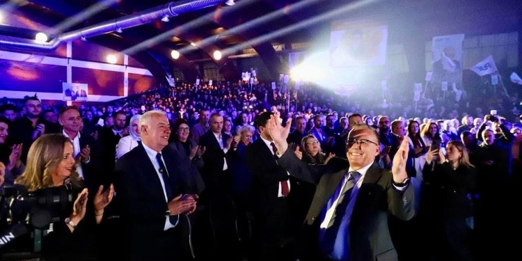 Bedri Hamza “dridhë” Vushtrrinë: Gjeneratë pas gjenerate, njerëzit punëtorë e kanë ndërtuar Vushtrrinë dhe Kosovën