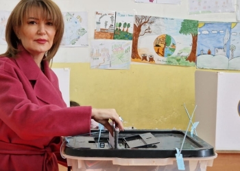 Voton edhe ish-presidentja e Kosovës Atifete Jahjaga