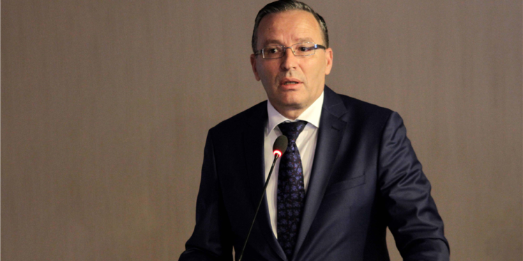 Hamza, mësimdhënësve: Ishit aty kur shtëpitë u bënë shkolla e librat ruheshin si thesarë