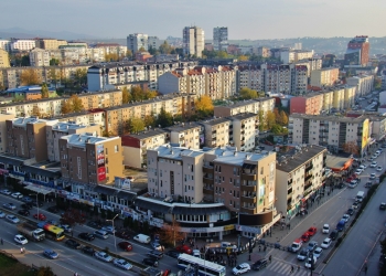 Reuters: Kosova ndien dhimbjen e sanksioneve të BE-së ndërsa afrohen zgjedhjet