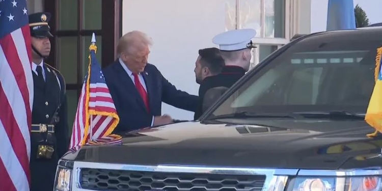 Zelenksyy mbërrin në Shtëpinë e Bardhë për takim me Donald Trump