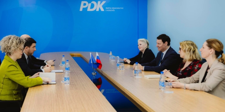 Krasniqi flet për zgjedhjet e 9 shkurtit me të dërguarin special të Sllovenisë për Ballkanin Perëndimor