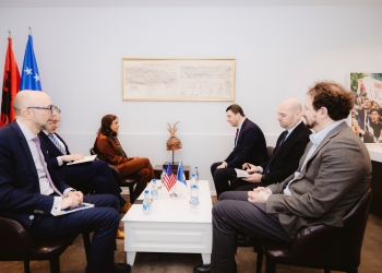 Krasniqi takon të dërguarën e ShBA-së në Kosovë: Vendi ka nevojë sa më shpejt për një qeveri të re