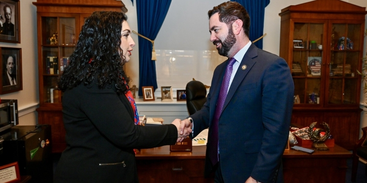 Osmani takon kongresistin Lawler: Mbështetja e ShBA-së, vendimtare për rrugëtimin e Kosovës