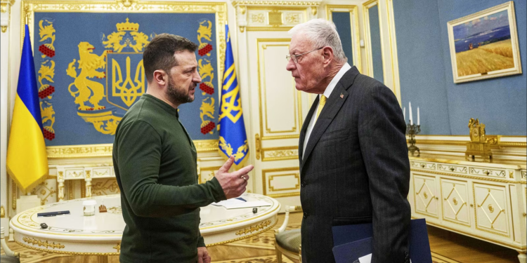 Emisari amerikan përmbyll vizitën “intensive” në Kiev