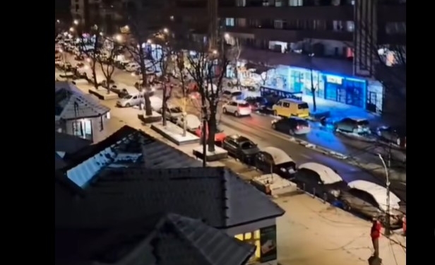 Lirohen 12 persona të ndaluar, Policia shqiptoi katër tiketa në Mitrovicën e Veriut