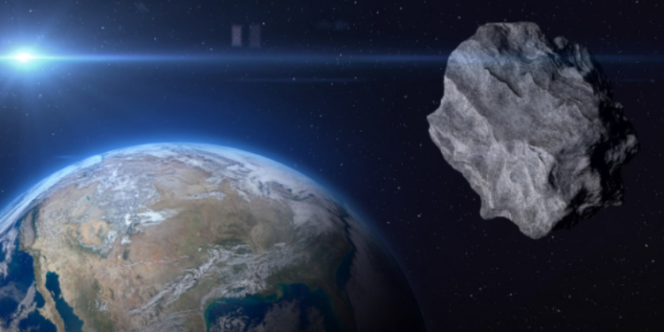 Asteroidi me përmasat e një fushe futbolli është nisur drejt Tokës – propozohet dërgimi i një arme bërthamore në hapësirë për ta devijuar