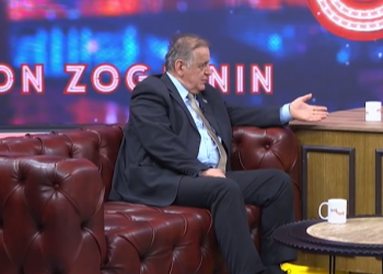 Nexhmedin Spahiu tregon një rast, kur një qytetar i thotë “e votova Edona Llalloshin se këndon mirë”